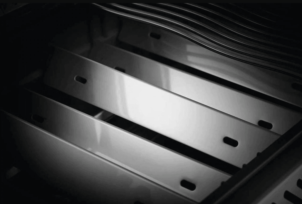 Napoleon Rogue 525 Black 4 Burner BBQ