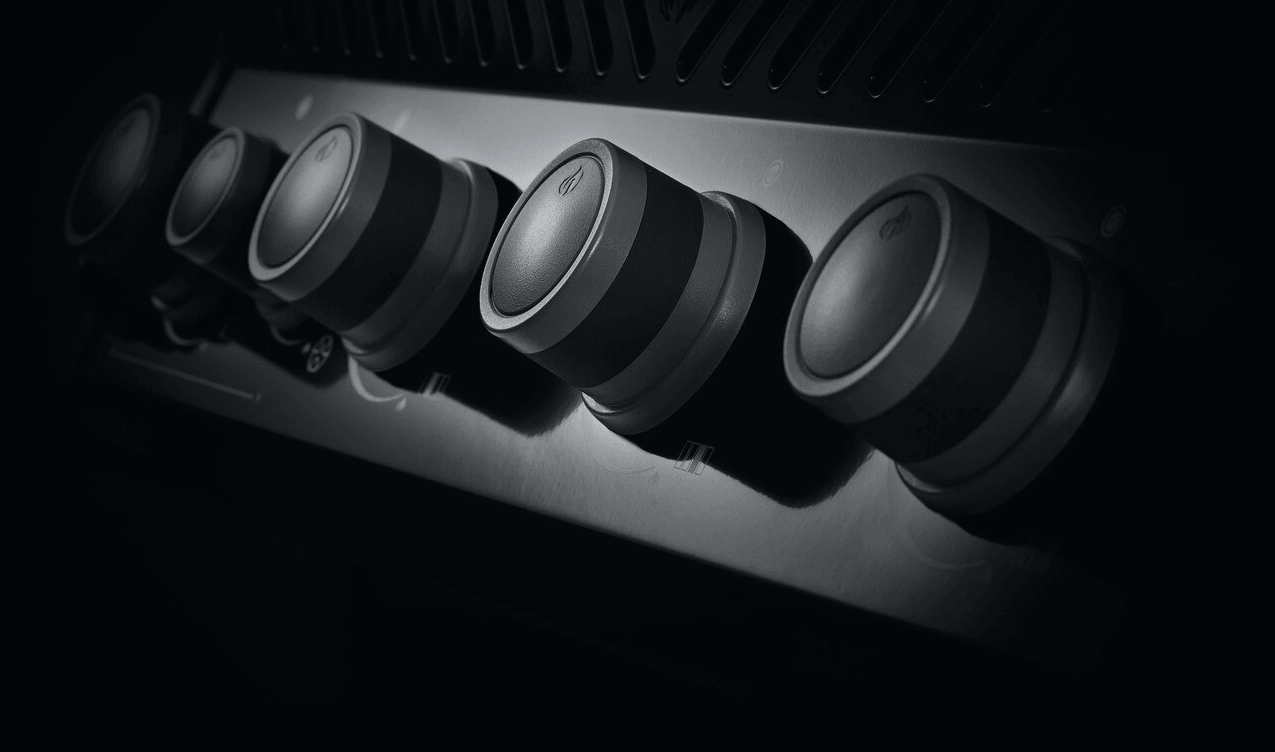 Napoleon Rogue 525 Black 4 Burner BBQ