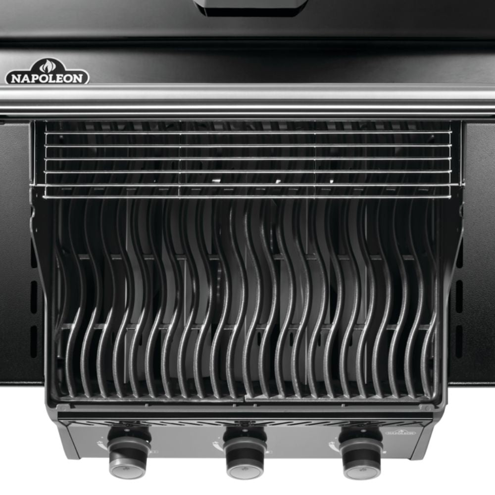 Napoleon Rogue 425 Black 3 Burner BBQ