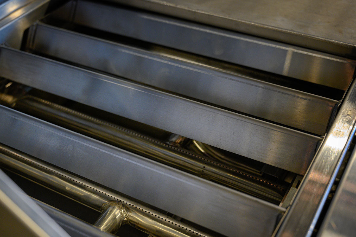 Tucker R Class V8+1 BBQ Built In