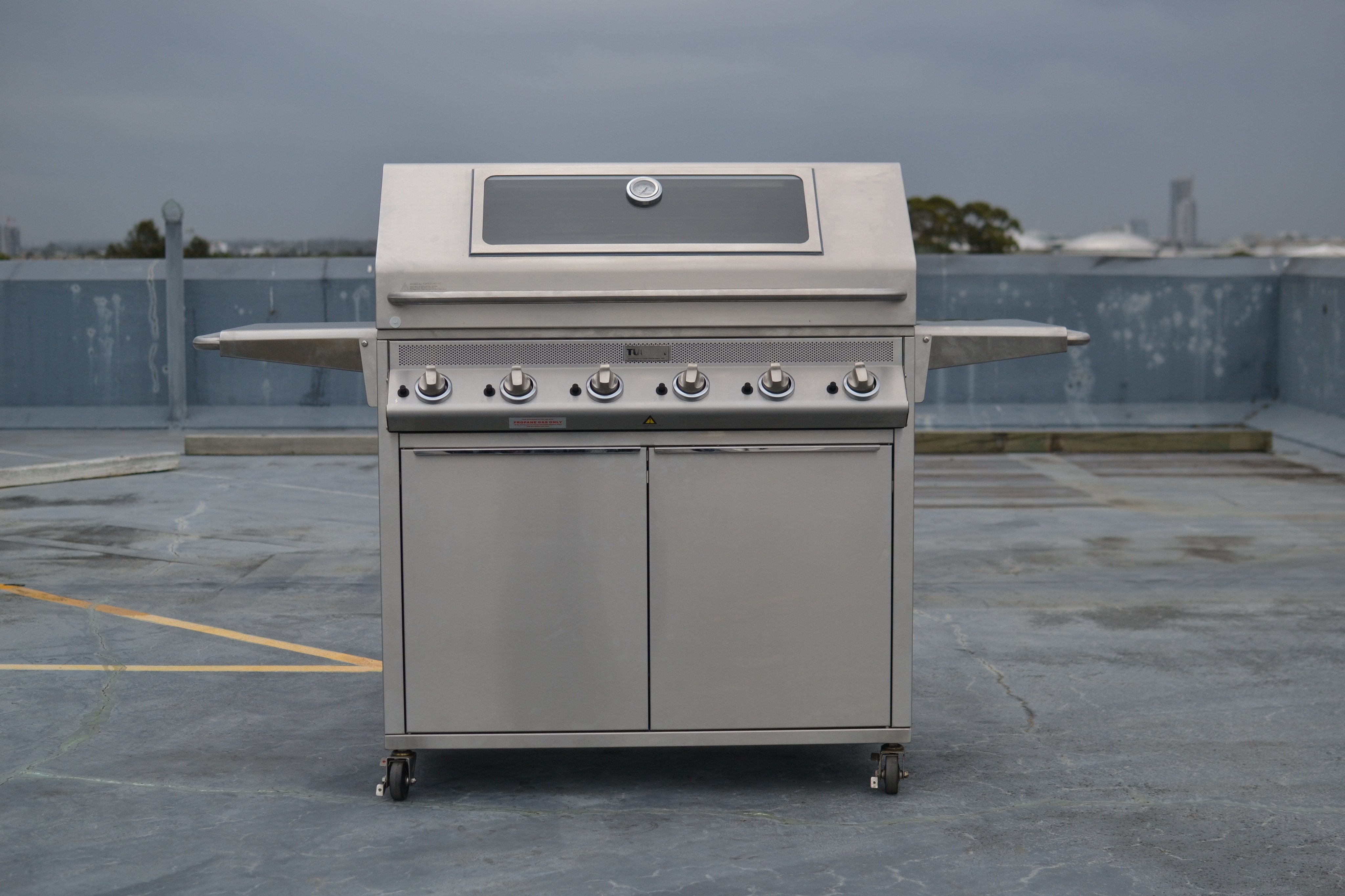 Tucker 6 Burner GTR BBQ - Tucker Barbecues