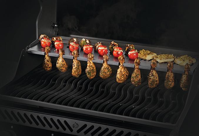 Napoleon Multifunctional warming rack for Rogue 525