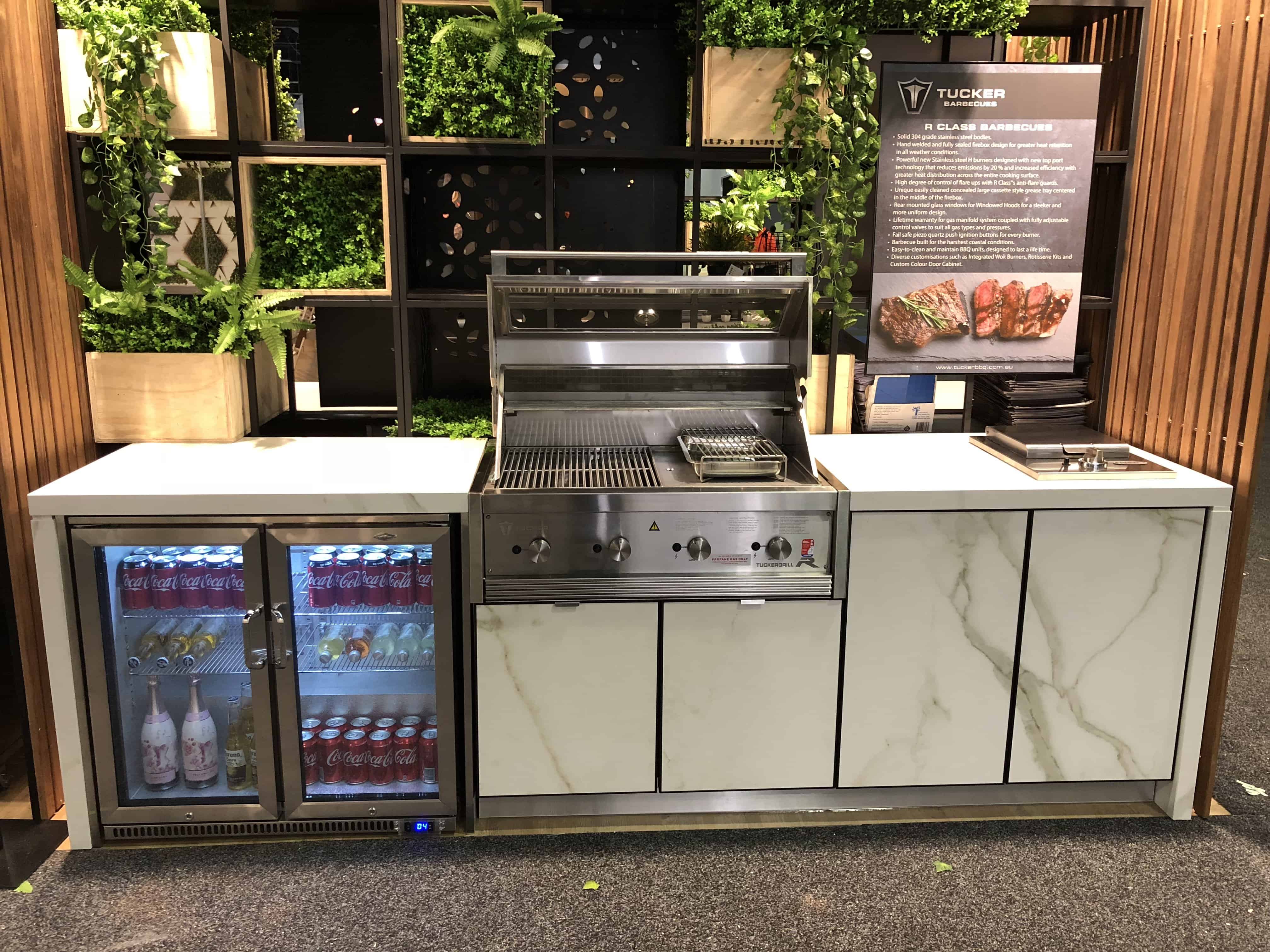 The R Class Professional, , tuckeraustralia