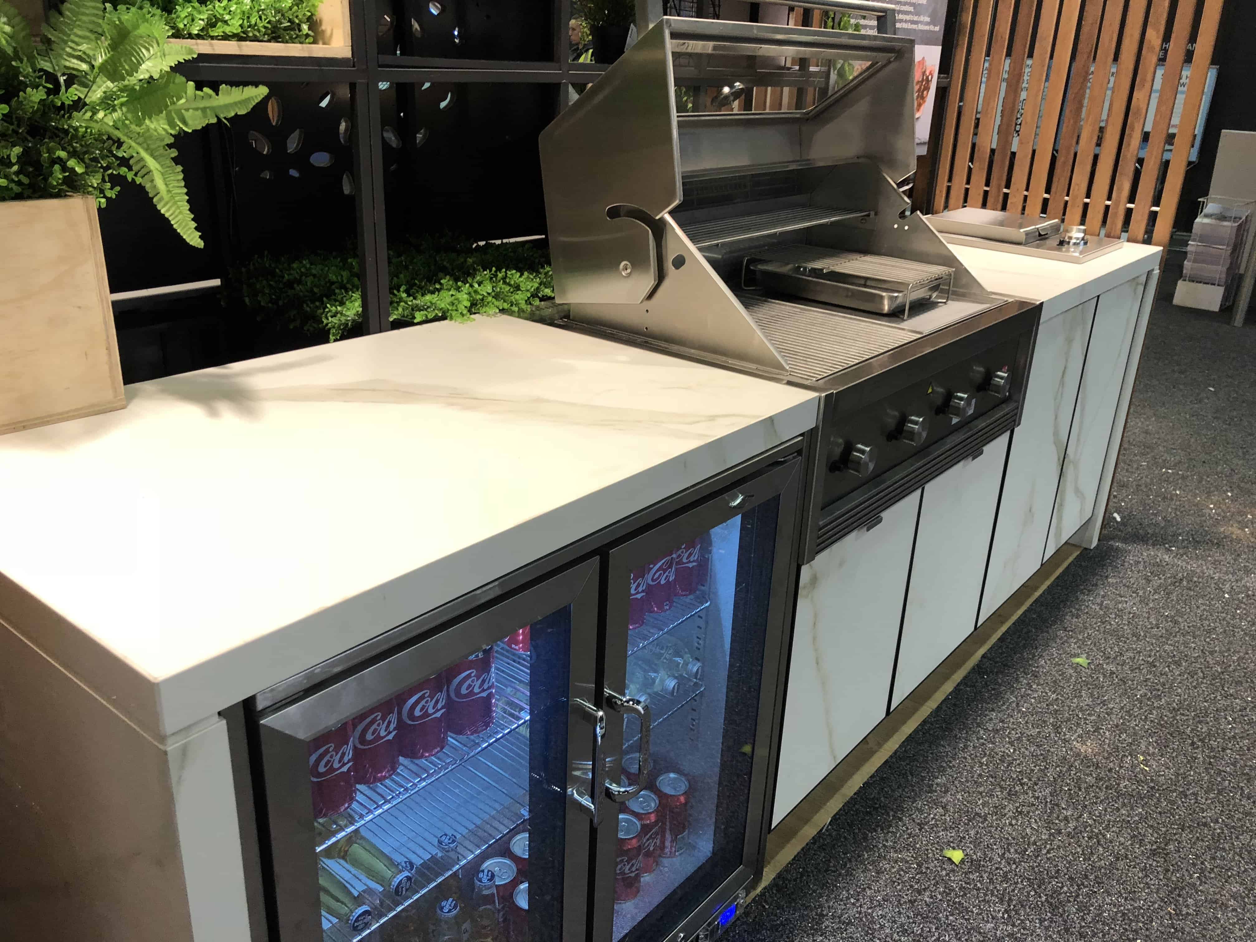 The R Class Professional, , tuckeraustralia