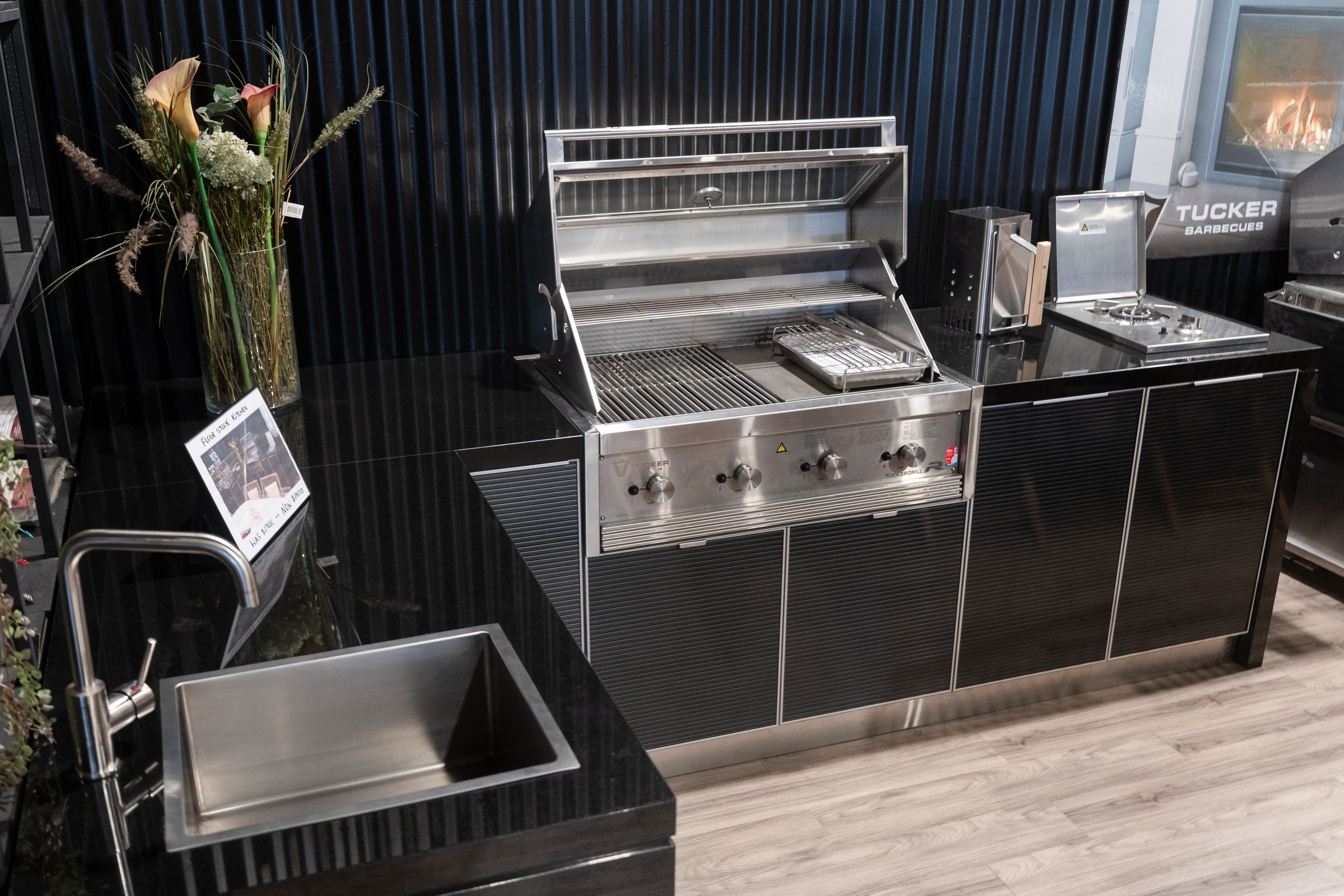 Clearance Sale - R Class V8 Outdoor Kitchen with Sink and Side Burner