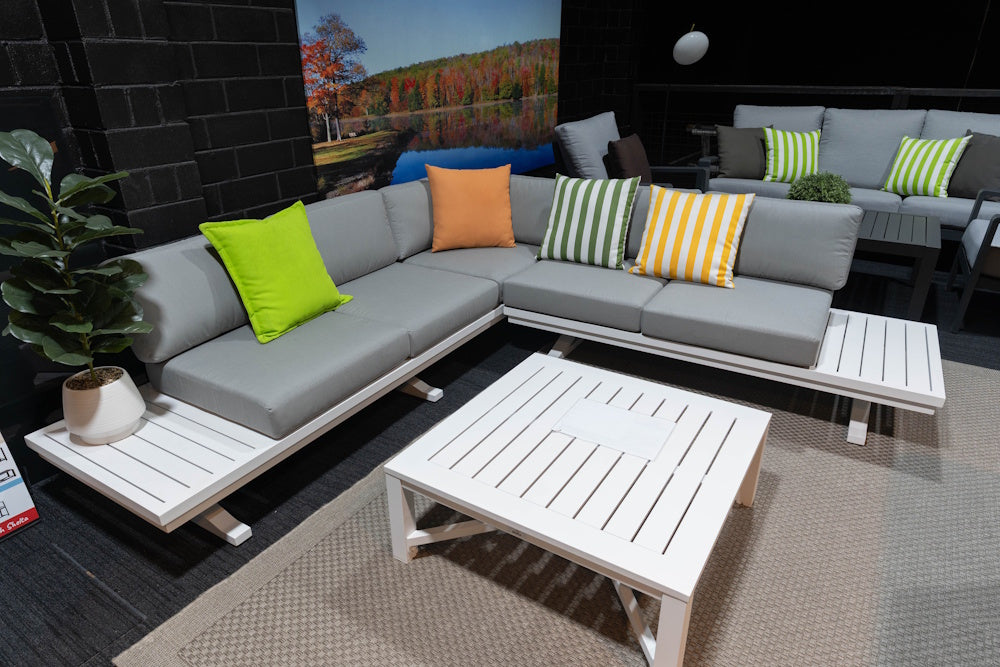 Clearance Sale - Shelta Bridgeport 3 Piece Platform Corner Modular Setting