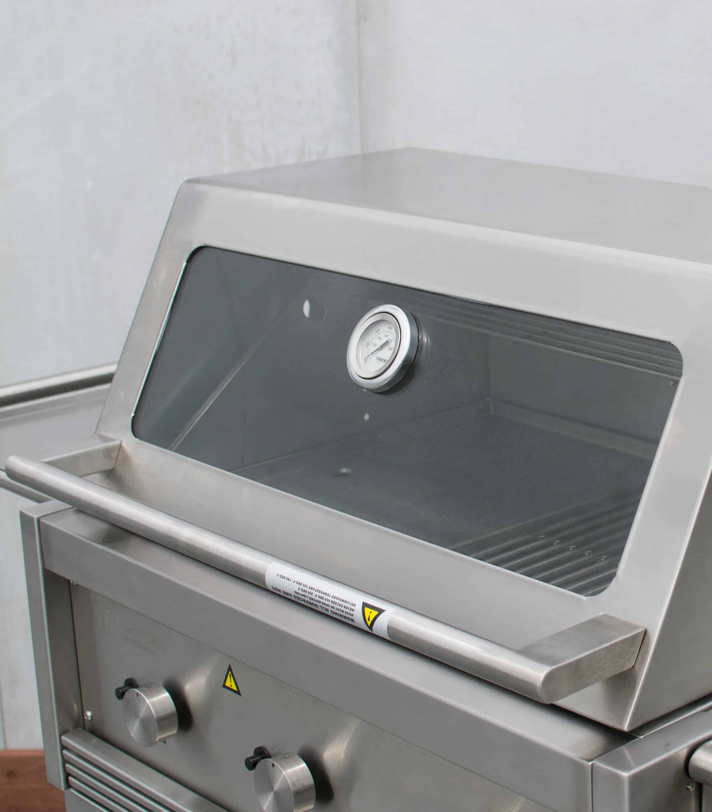 Tucker R Class V8+1 BBQ with Flame Failure