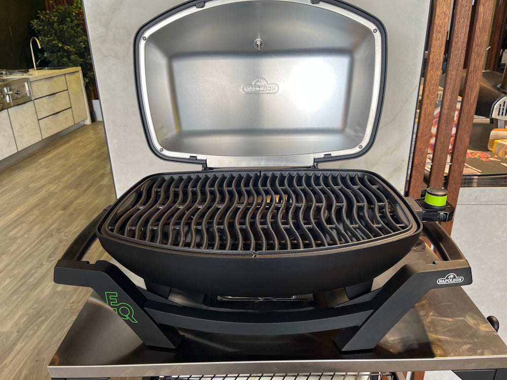 Clearance Sale - Napoleon TravelQ PRO285E Electric Portable BBQ