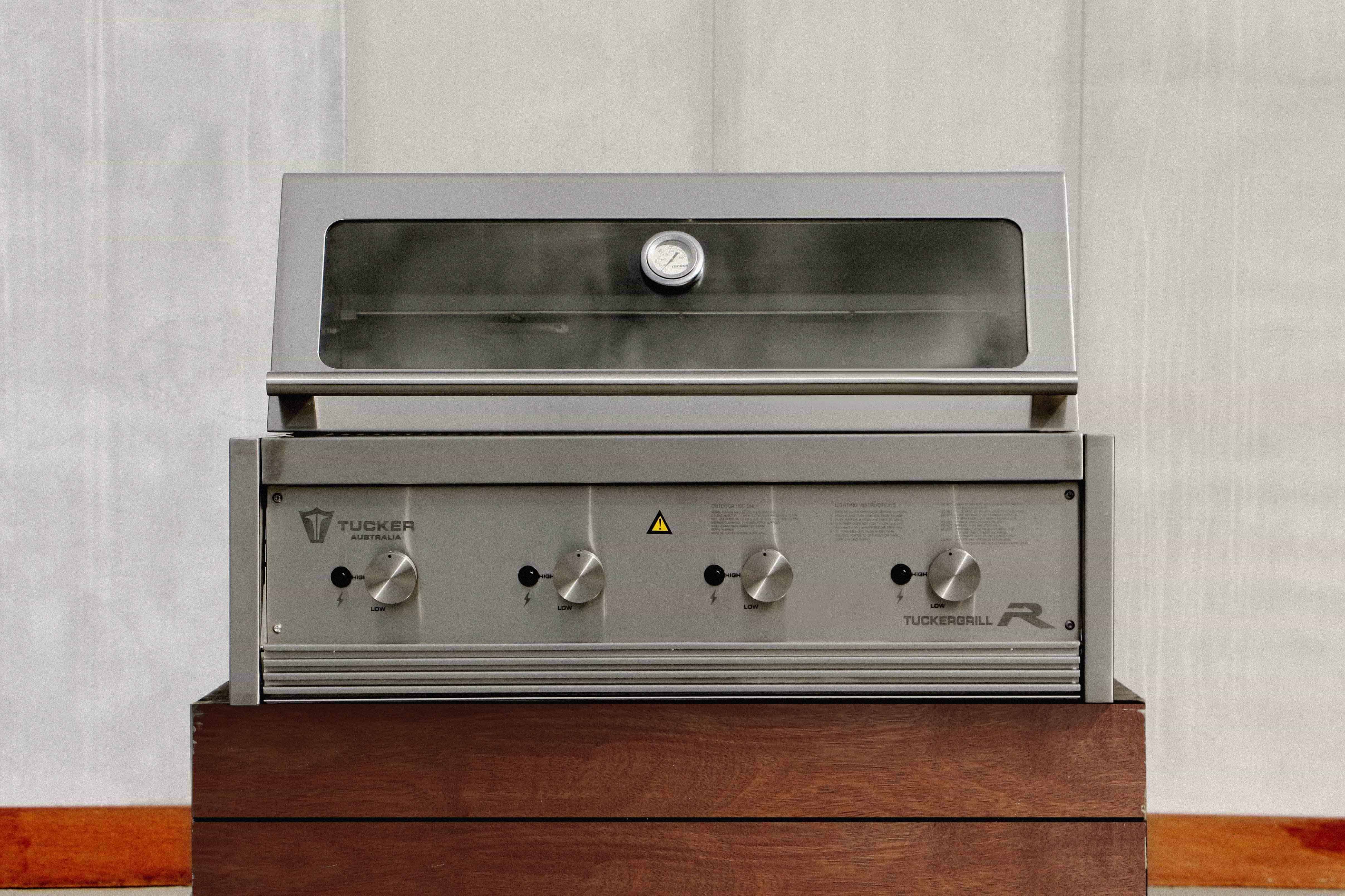 Tucker R Class V8 BBQ Built In with Flame Failure