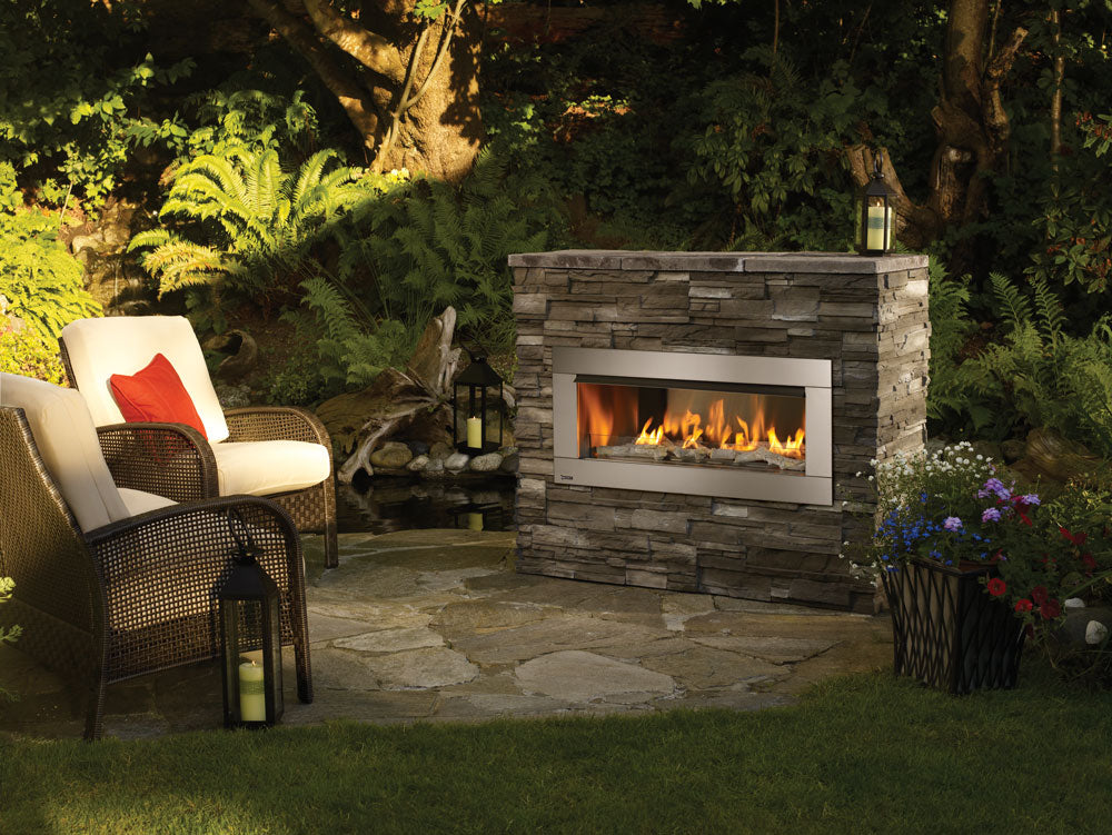 Regency GemFire HZO42 Medium Outdoor Gas Fireplace