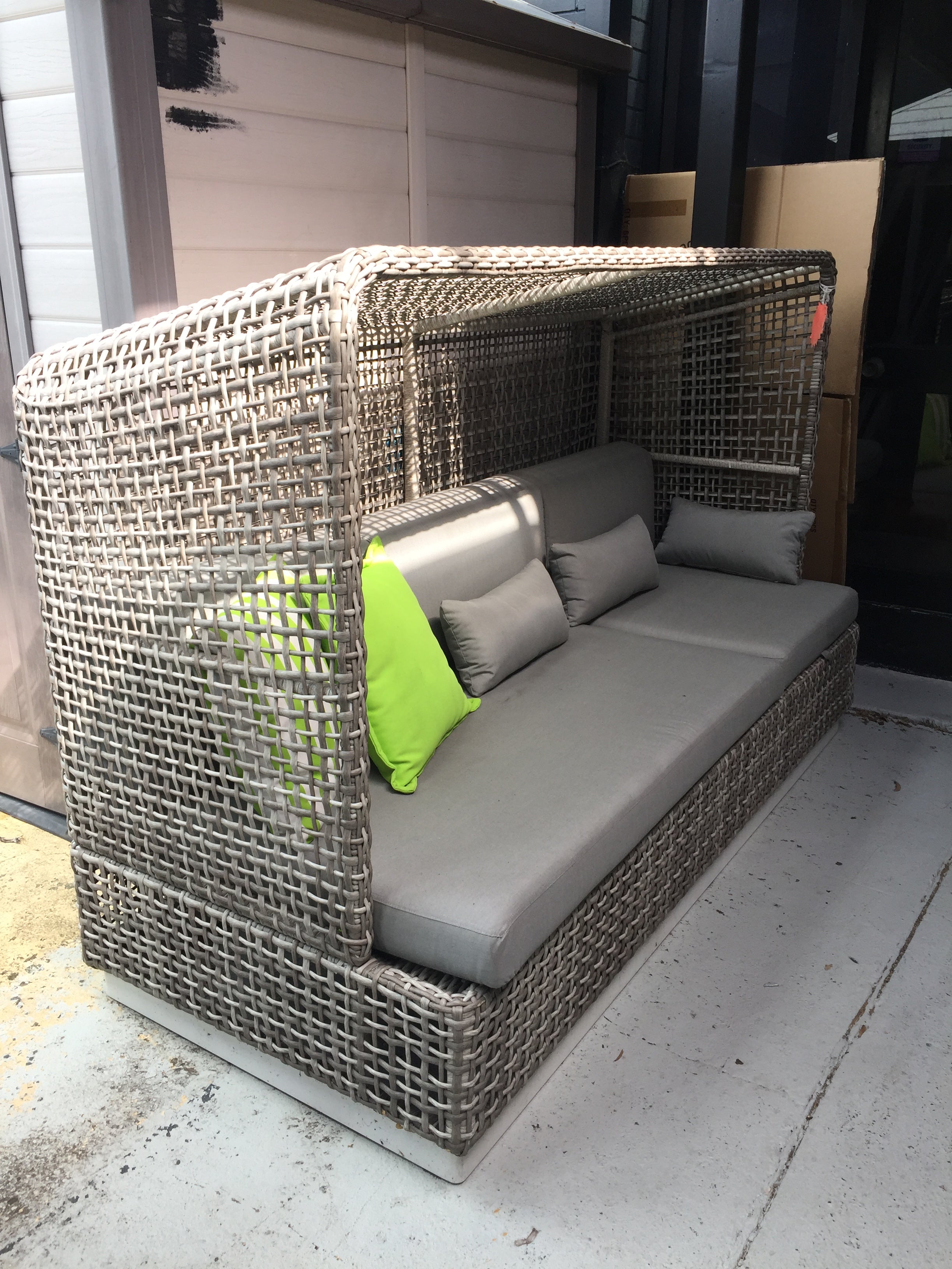 Clearance Sale - Shelta Atlanta Daybed