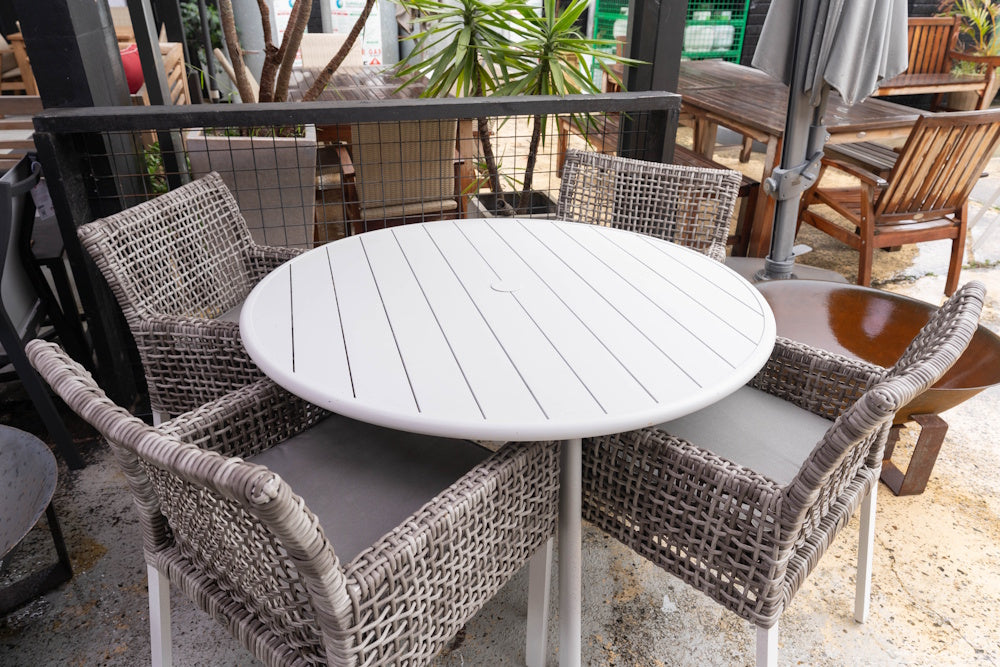 Clearance Sale - Shelta Avignon Round Dining Table Setting with 4 Atlanta Chairs