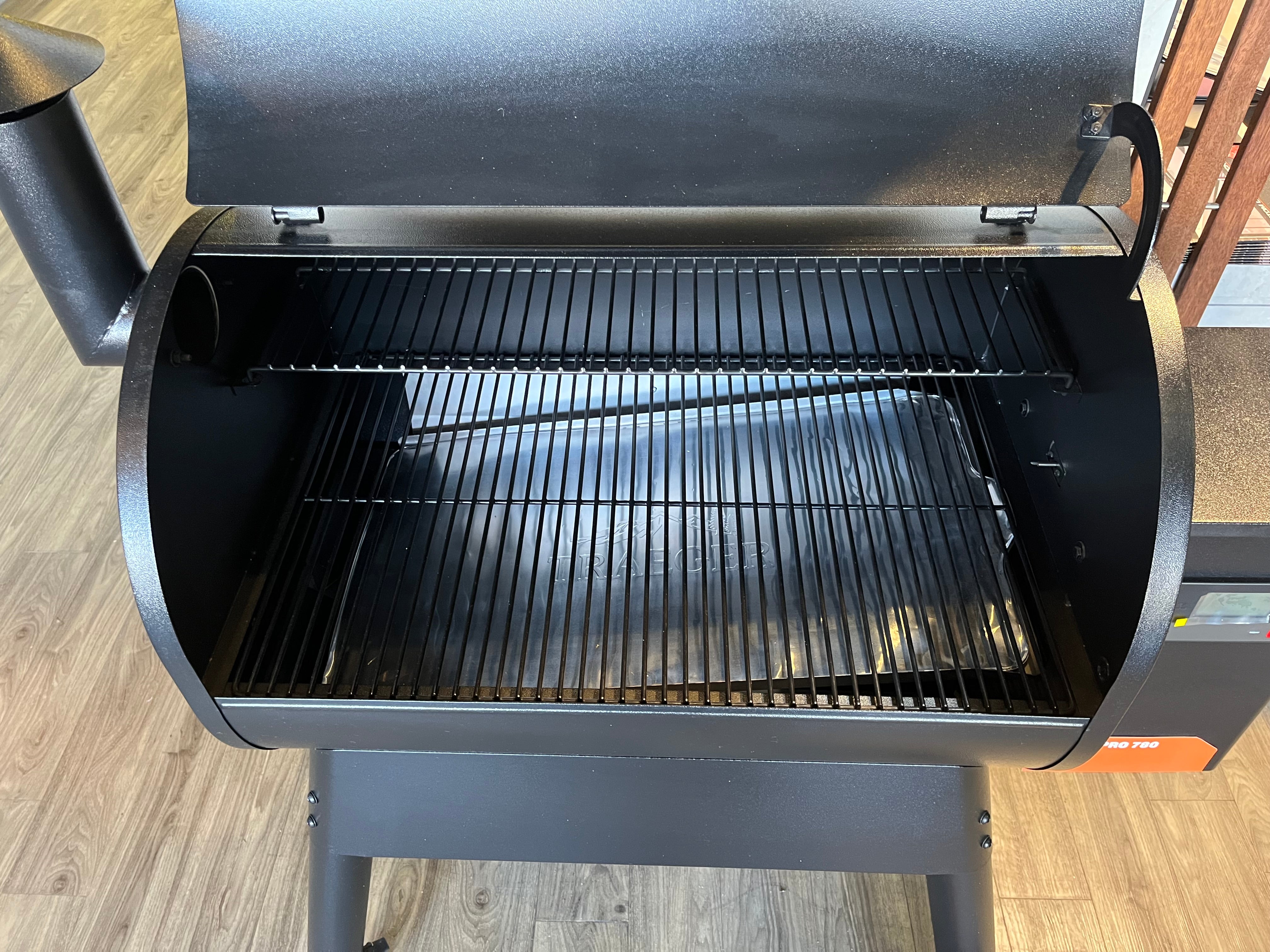 Clearance Sale - Traeger Pro 780 Pellet Grill - Black - Tucker Barbecues