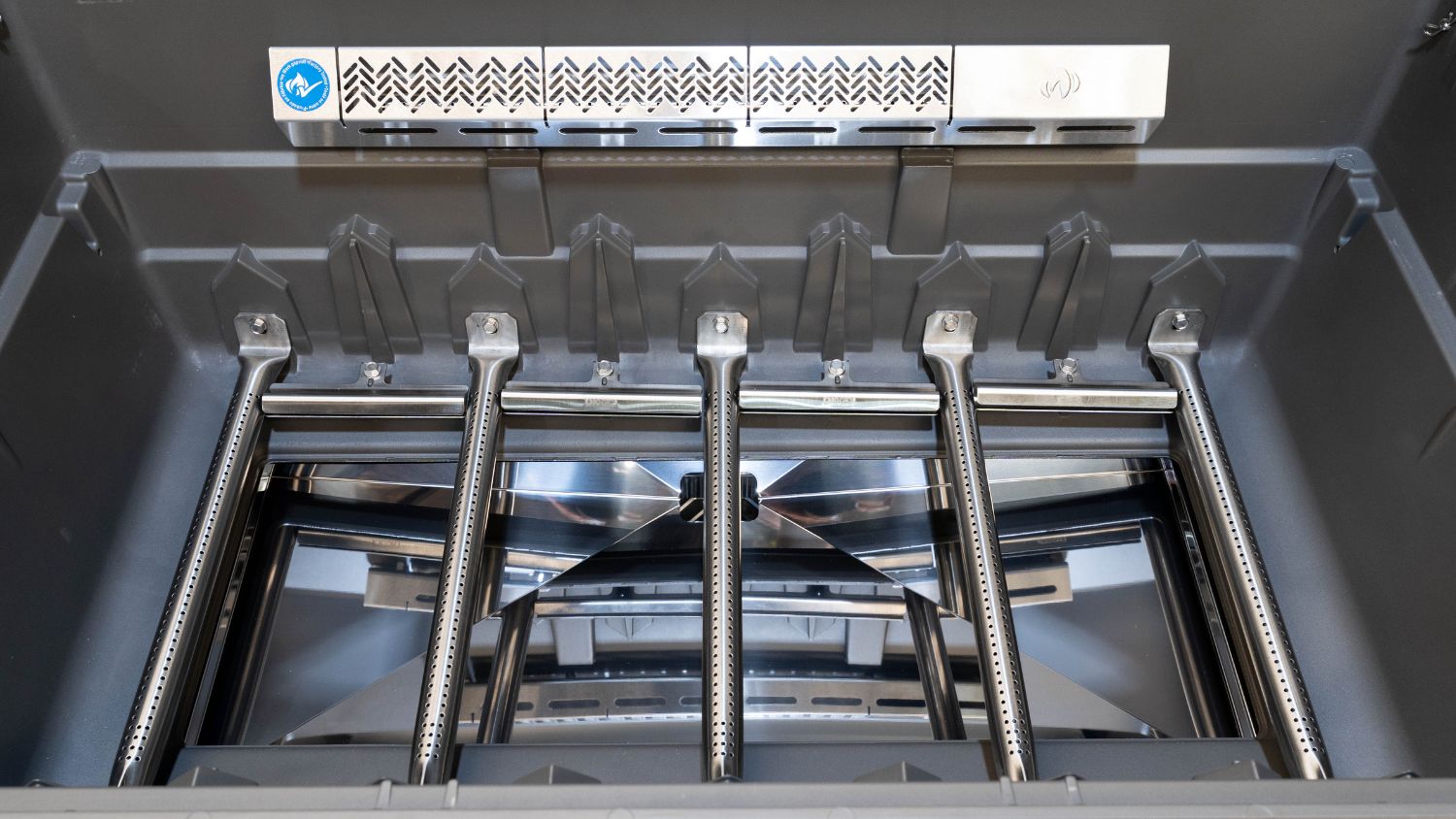 Napoleon Rogue Pro-S 625 SS 5 Burner BBQ with Infrared Sizzle Sideburner