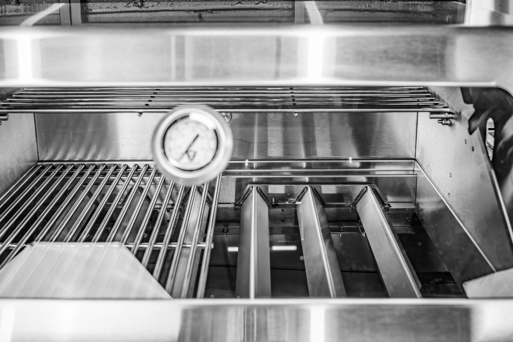 Tucker R Class V12 BBQ Built In with Twin Hood