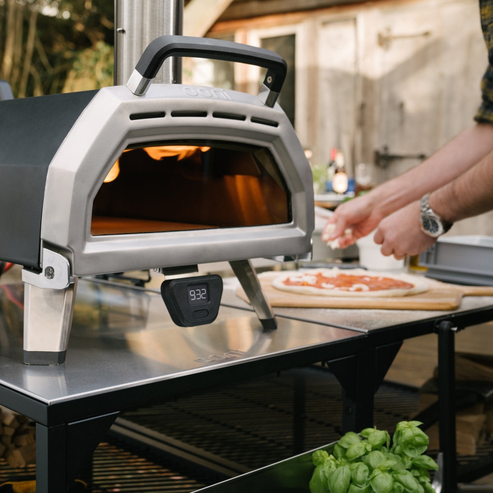 Ooni Karu 16" | Portable Wood and Charcoal Fired Outdoor Pizza Oven