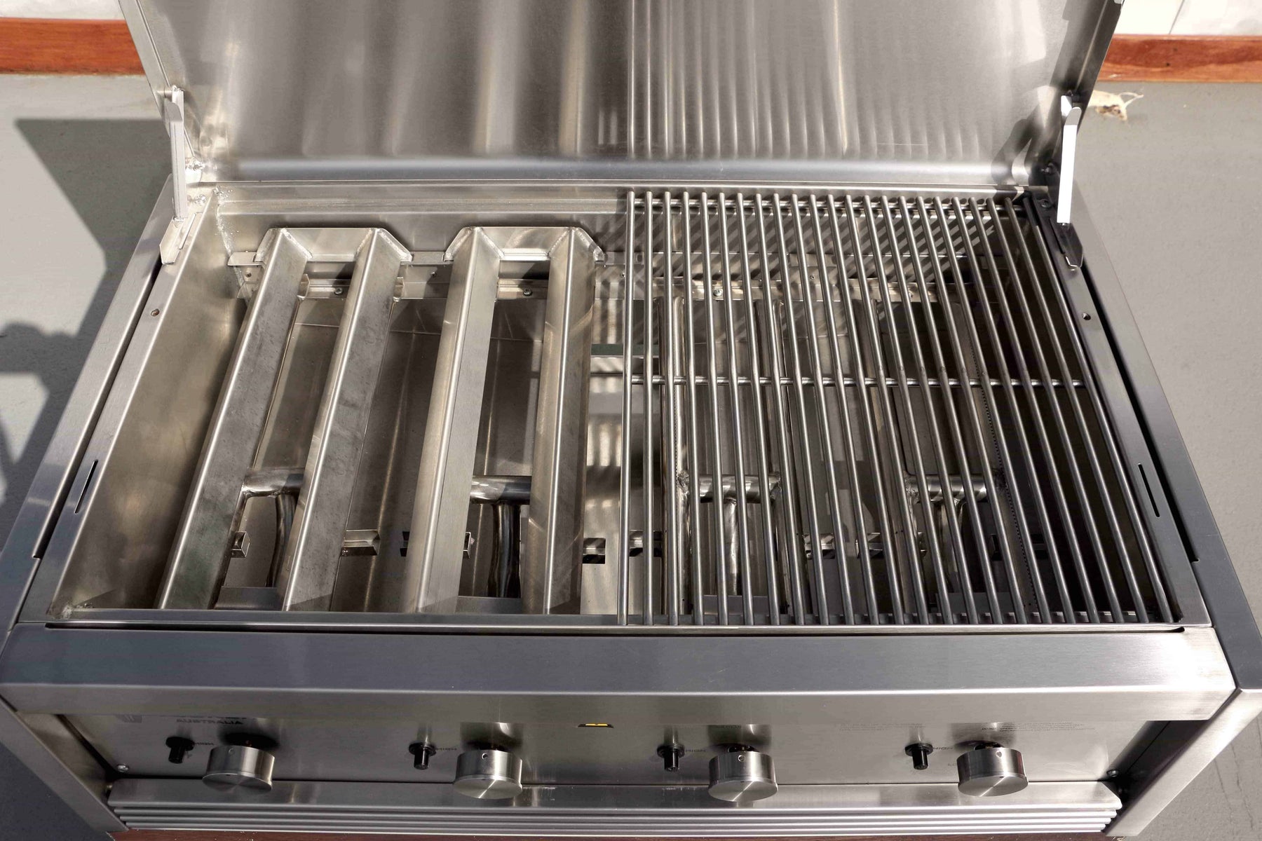 Tucker R Class V8 BBQ Built In Tucker Barbecues